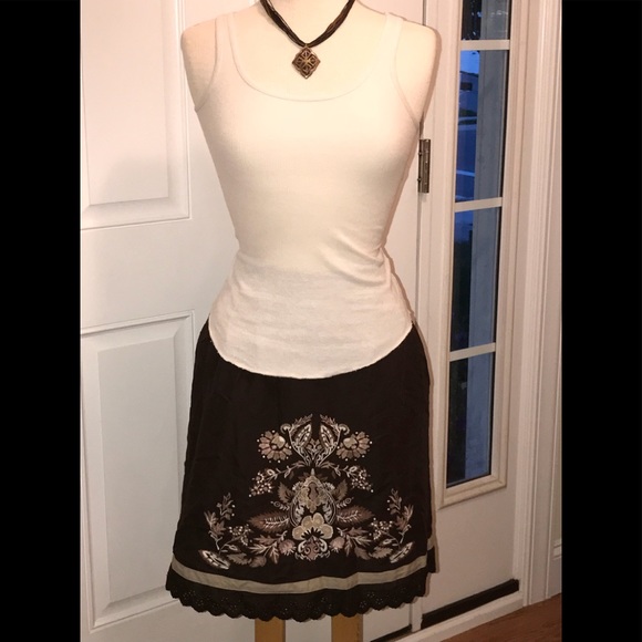 Ann Taylor Loft embroidered skirt 2 - Picture 2 of 7